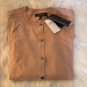 NTW M soft pink sweater banana republic